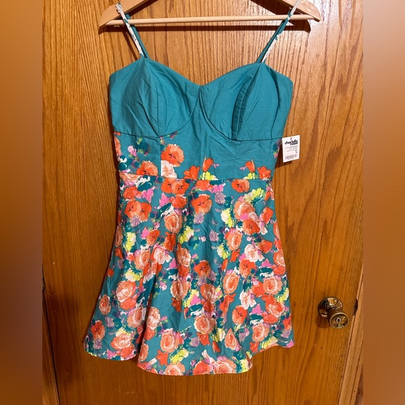 Charlotte Russe Spring Time Floral Spaghetti Strap Mini Sun Dress SZ medium - Picture 1 of 13